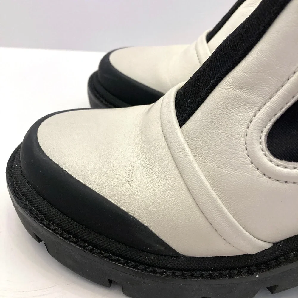 Tory Burch Lug Sole Chelsea Boots White Black Leather Womens 5‎ $428
